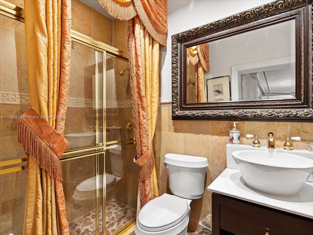 2941 Paddock Ln, Weston, FL 33331