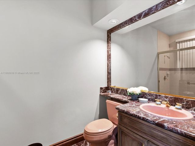 2941 Paddock Ln, Weston, FL 33331