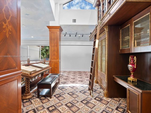 2941 Paddock Ln, Weston, FL 33331