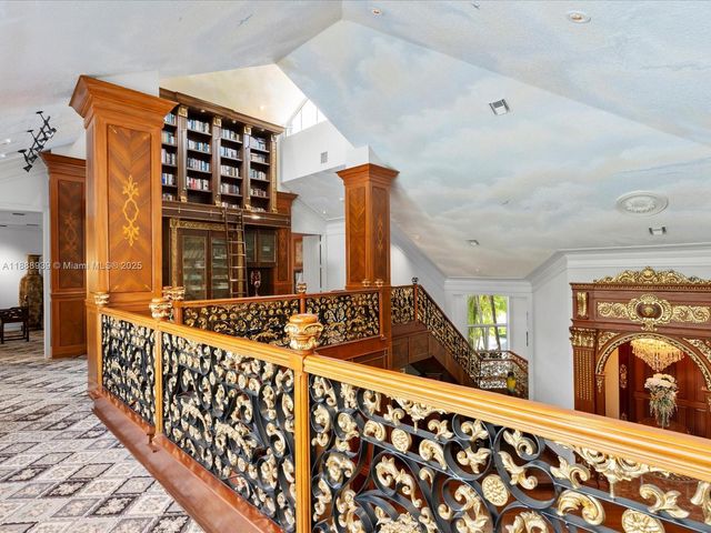 2941 Paddock Ln, Weston, FL 33331