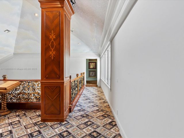 2941 Paddock Ln, Weston, FL 33331