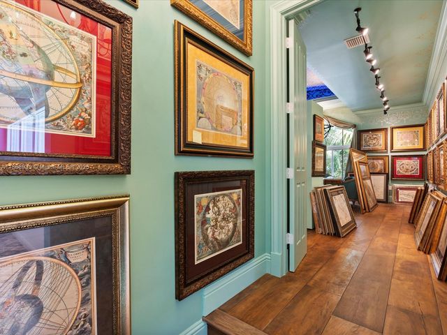 2941 Paddock Ln, Weston, FL 33331