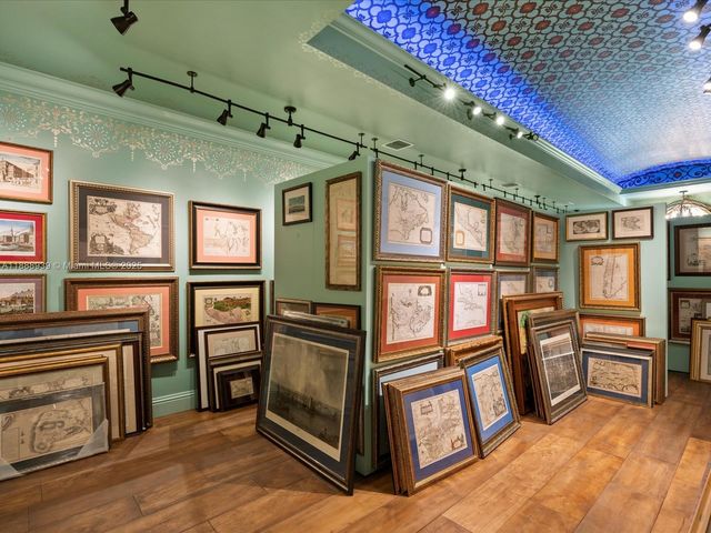 2941 Paddock Ln, Weston, FL 33331