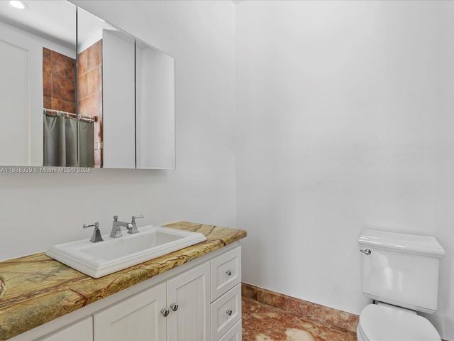 2941 Paddock Ln, Weston, FL 33331