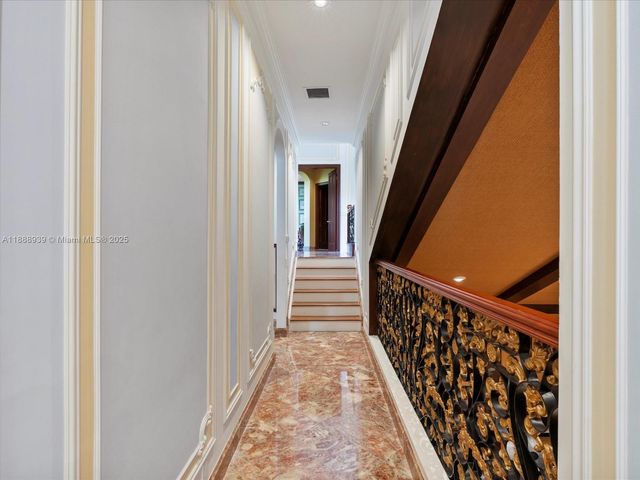 2941 Paddock Ln, Weston, FL 33331