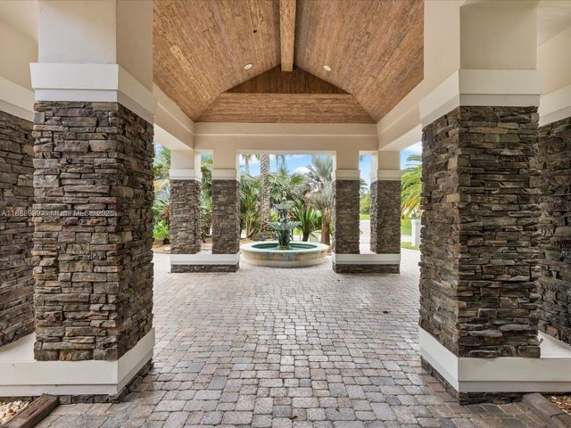 2941 Paddock Ln, Weston, FL 33331