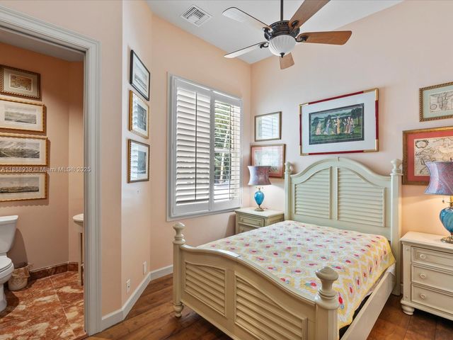 2941 Paddock Ln, Weston, FL 33331