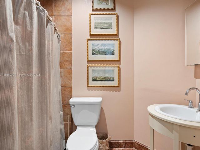 2941 Paddock Ln, Weston, FL 33331