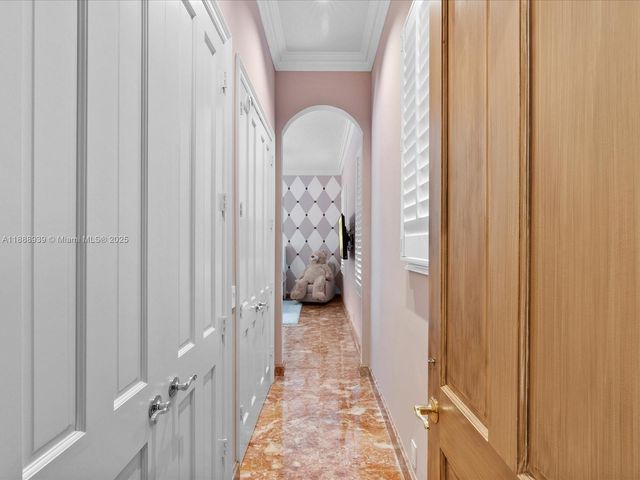 2941 Paddock Ln, Weston, FL 33331