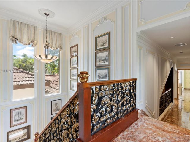 2941 Paddock Ln, Weston, FL 33331