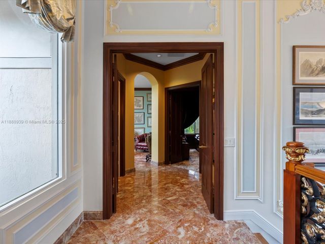 2941 Paddock Ln, Weston, FL 33331