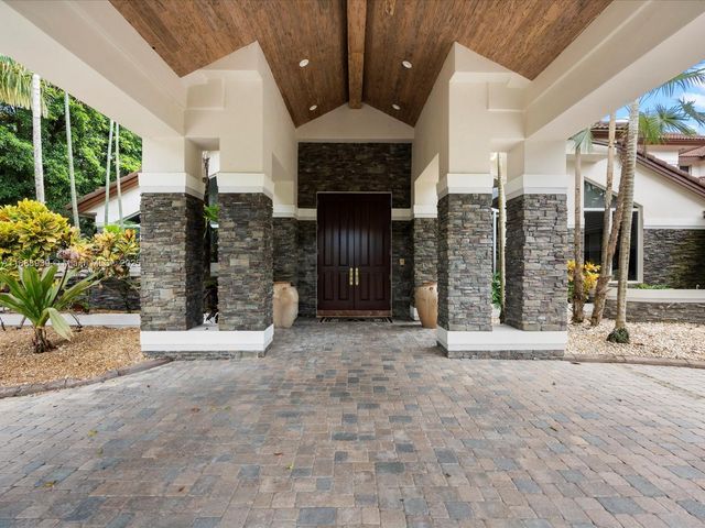 2941 Paddock Ln, Weston, FL 33331