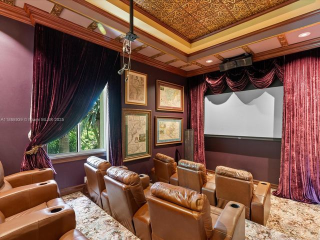 2941 Paddock Ln, Weston, FL 33331