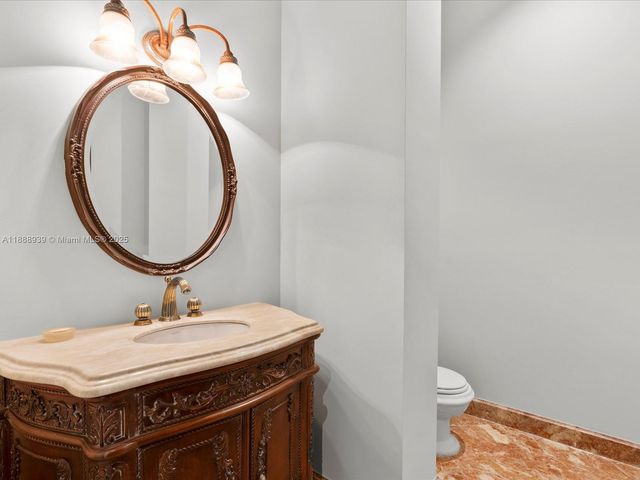 2941 Paddock Ln, Weston, FL 33331