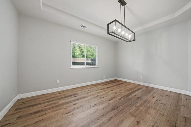 151 Saint Andrews Rd, Valley Springs, CA 95252