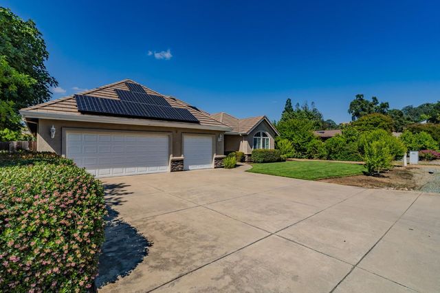 151 Saint Andrews Rd, Valley Springs, CA 95252