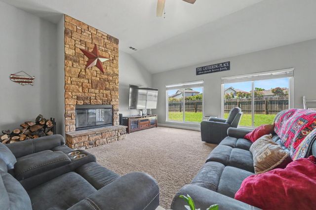 151 Saint Andrews Rd, Valley Springs, CA 95252