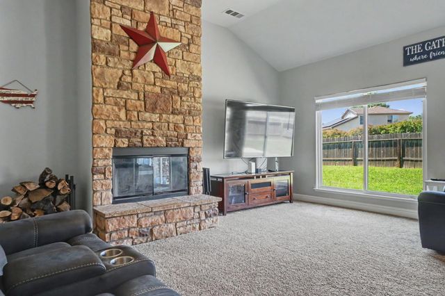 151 Saint Andrews Rd, Valley Springs, CA 95252