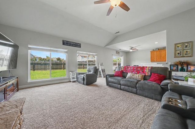 151 Saint Andrews Rd, Valley Springs, CA 95252