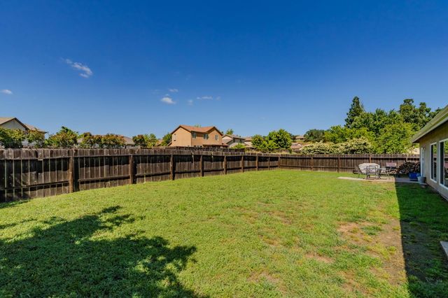 151 Saint Andrews Rd, Valley Springs, CA 95252