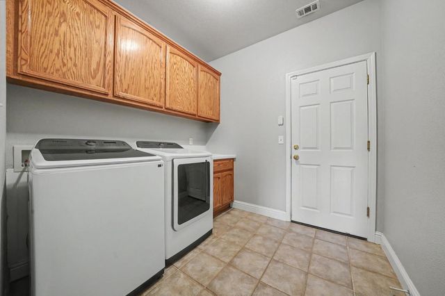 151 Saint Andrews Rd, Valley Springs, CA 95252