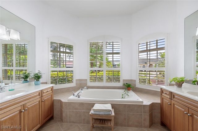 10199 Avonleigh DR, Bonita Springs, FL 34135