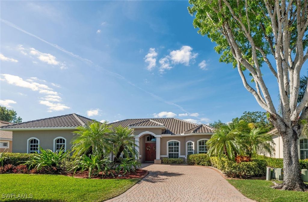 10199 Avonleigh DR, Bonita Springs, FL 34135