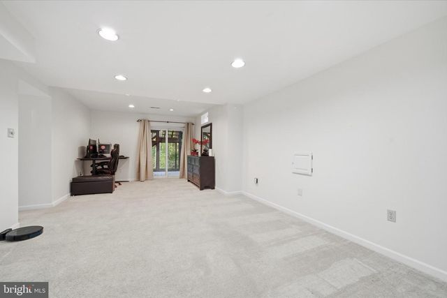 3098 FENNEGAN CT, Woodbridge, VA 22192