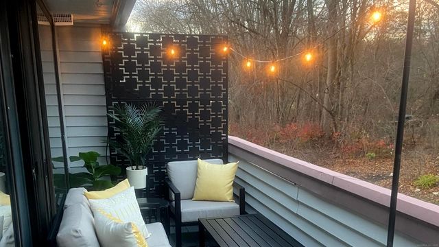 22 Candlewood Drive 22, South Windsor, CT 06074