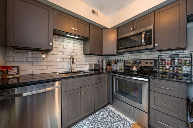 22 Candlewood Drive 22, South Windsor, CT 06074