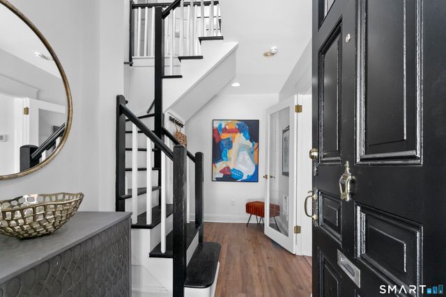 77 Meadowbrook Road, Fairfield, CT 06824