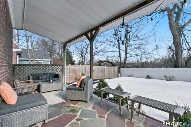 77 Meadowbrook Road, Fairfield, CT 06824