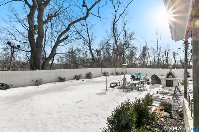 77 Meadowbrook Road, Fairfield, CT 06824