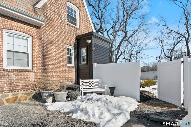 77 Meadowbrook Road, Fairfield, CT 06824