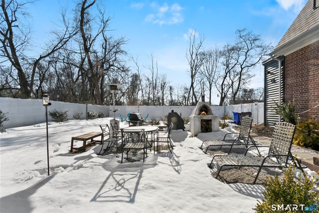 77 Meadowbrook Road, Fairfield, CT 06824