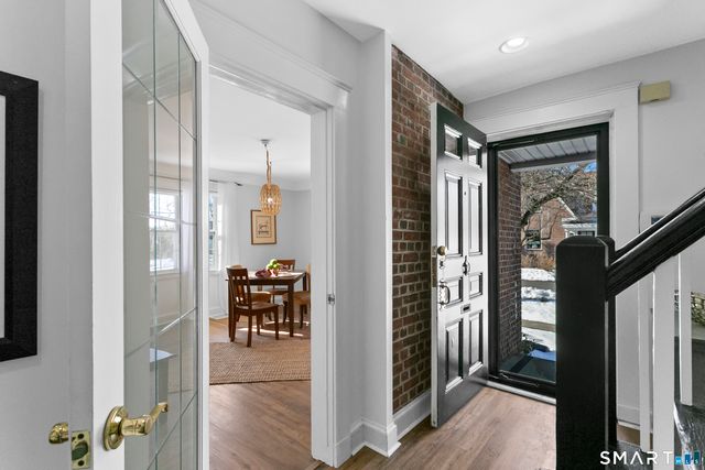 77 Meadowbrook Road, Fairfield, CT 06824