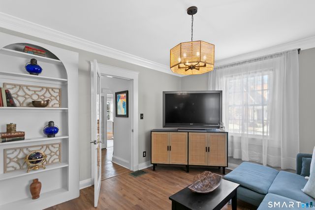 77 Meadowbrook Road, Fairfield, CT 06824