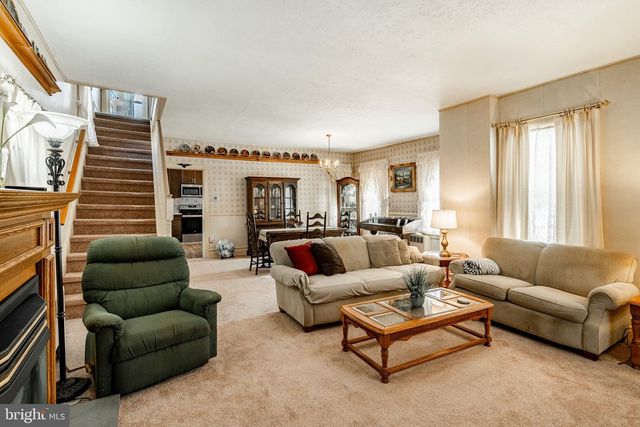 402 N 5TH AVE, Royersford, PA 19468