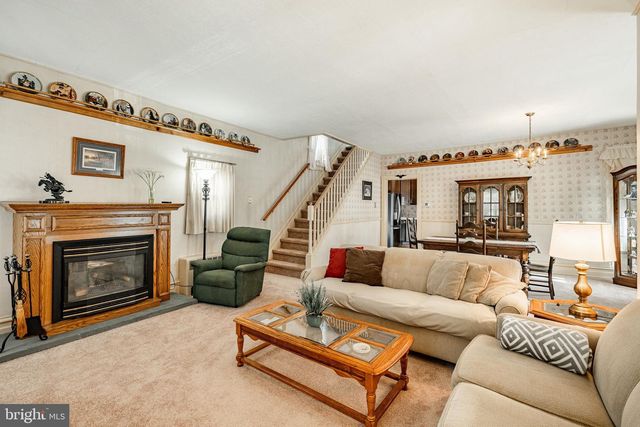 402 N 5TH AVE, Royersford, PA 19468