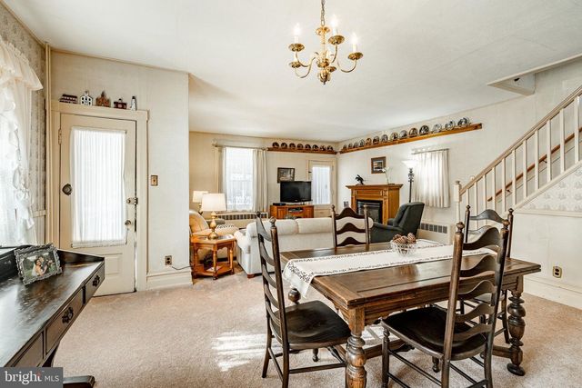 402 N 5TH AVE, Royersford, PA 19468