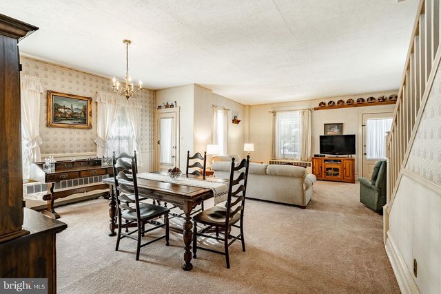 402 N 5TH AVE, Royersford, PA 19468