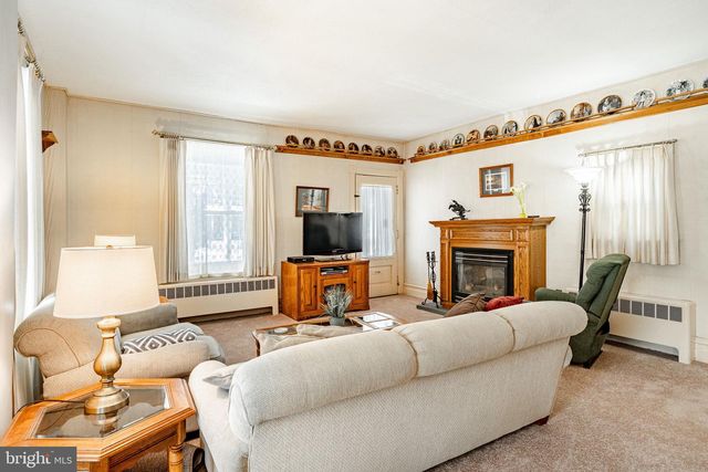 402 N 5TH AVE, Royersford, PA 19468