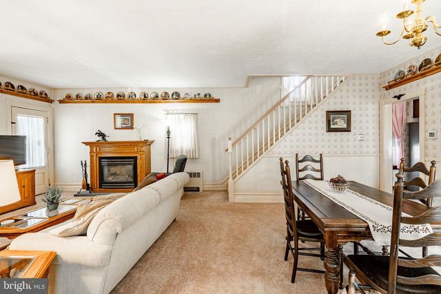 402 N 5TH AVE, Royersford, PA 19468