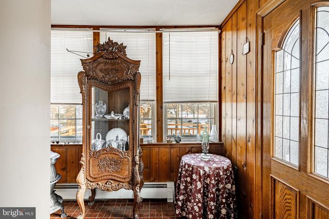 402 N 5TH AVE, Royersford, PA 19468