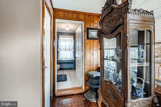 402 N 5TH AVE, Royersford, PA 19468