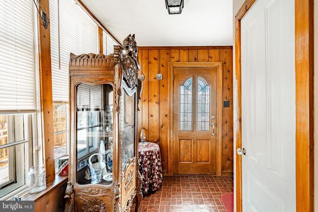 402 N 5TH AVE, Royersford, PA 19468