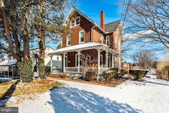 402 N 5TH AVE, Royersford, PA 19468