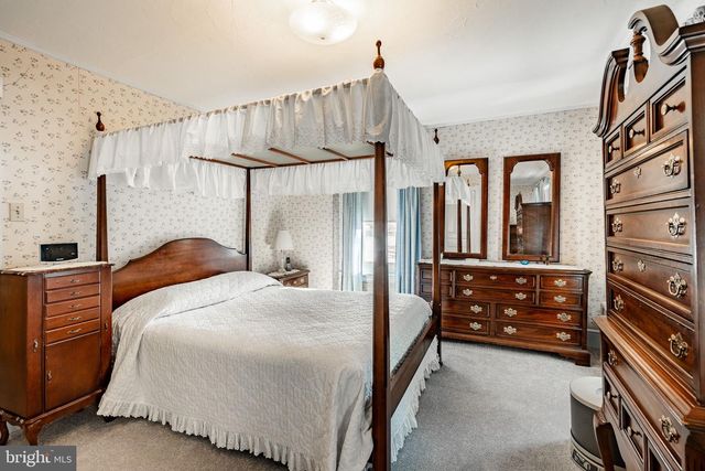 402 N 5TH AVE, Royersford, PA 19468