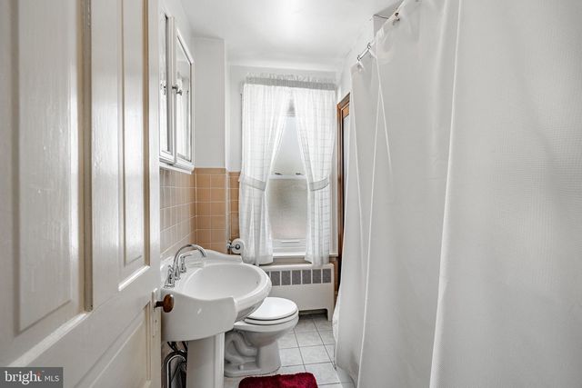 402 N 5TH AVE, Royersford, PA 19468