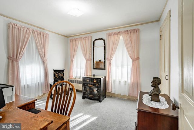 402 N 5TH AVE, Royersford, PA 19468